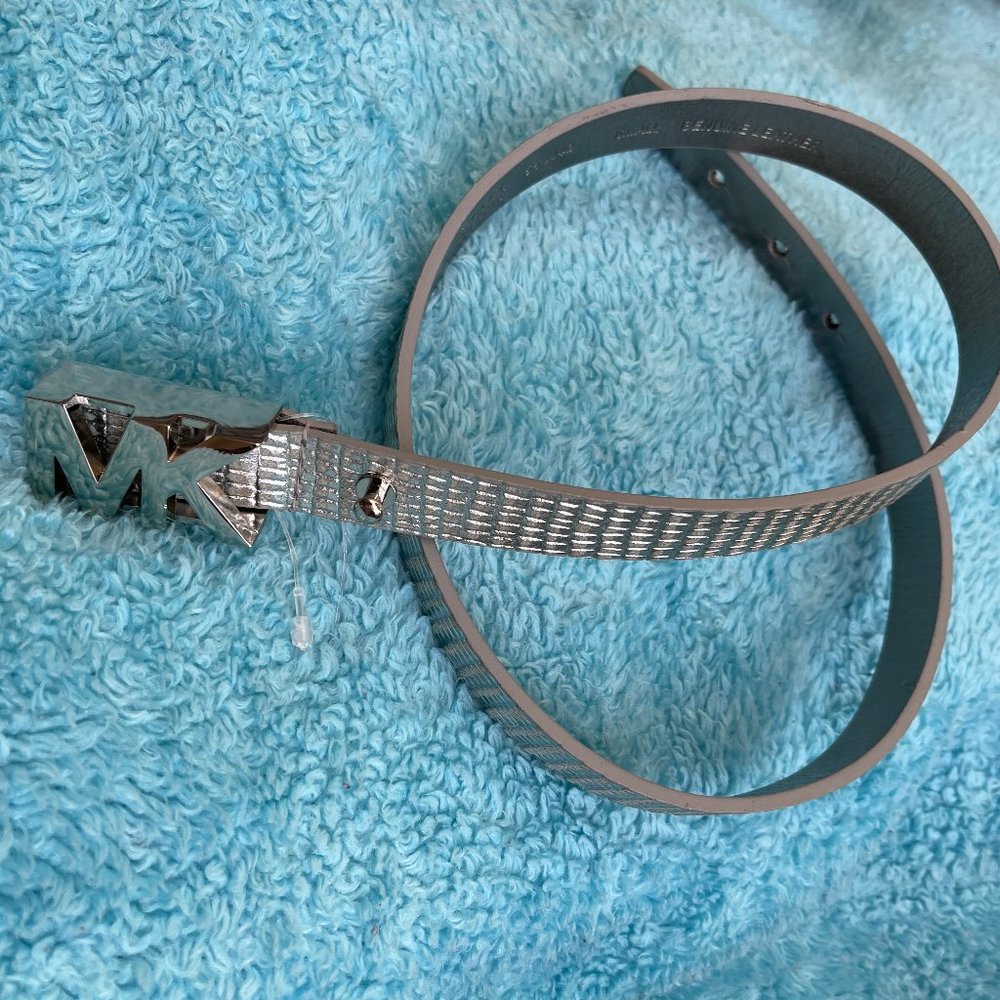 New Michael Kors Silver Logo Belt - Picture 11 of 11